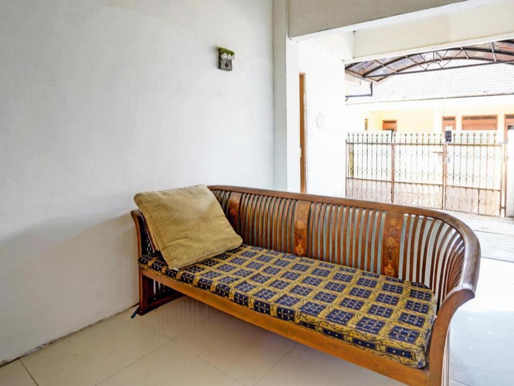 Spot On 92652 Meir E-Homestay 2 Surabaya Esterno foto