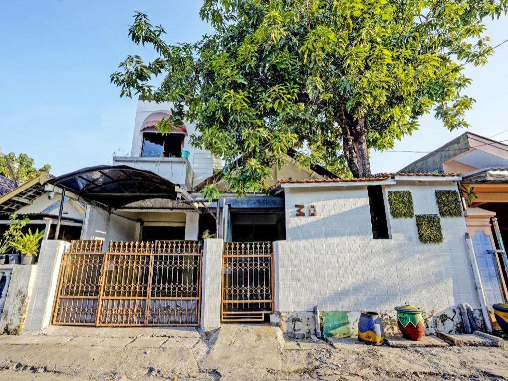 Spot On 92652 Meir E-Homestay 2 Surabaya Esterno foto