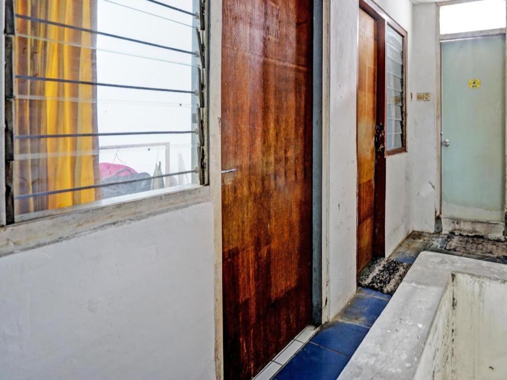 Spot On 92652 Meir E-Homestay 2 Surabaya Esterno foto